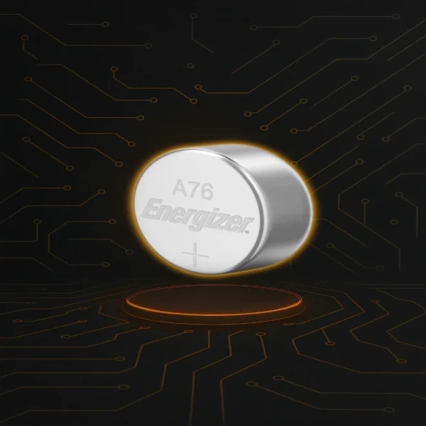 Pila A76 alcalina equivalente LR44, usada en relojes, juguetes y linternas chicas.